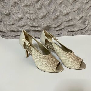 BANDOLINO White Heels